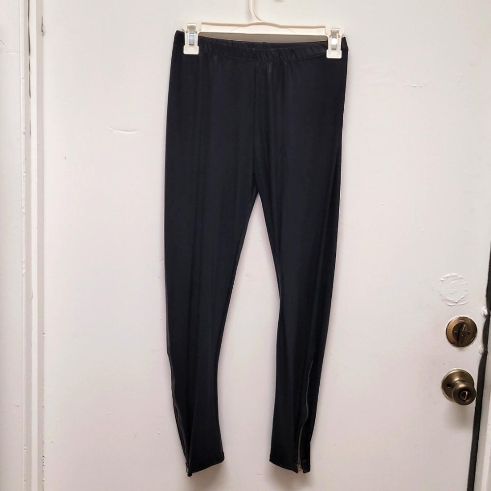 Black faux leather look leggings with gold zippers size small minx usa brand